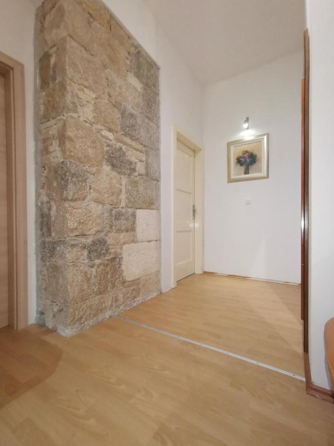 Spacious 140m2 Downtown 3 Bedroom Apartamento Split