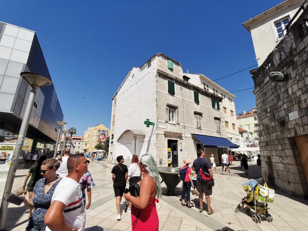 Spacious 140m2 Downtown 3 Bedroom Apartamento