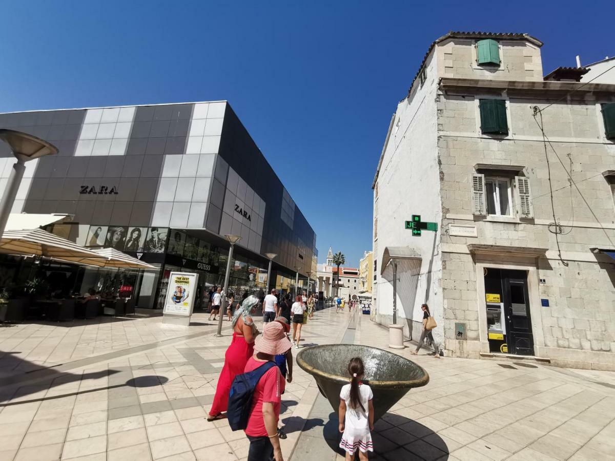 Spacious 140m2 Downtown 3 Bedroom Apartamento *